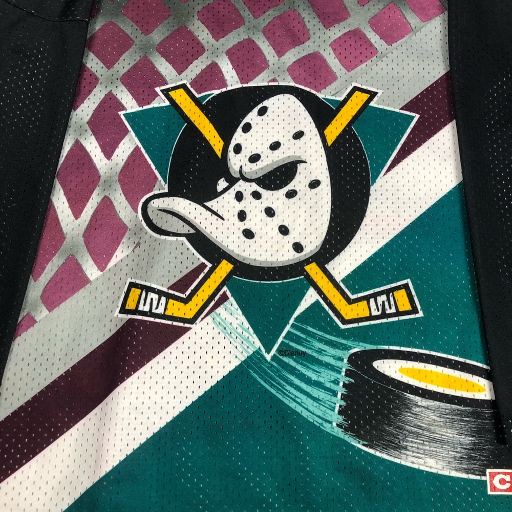 Vintage CCM Disney Mighty Ducks hockey jersey - Picture 4 of 8